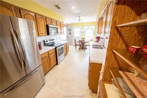 38 Shallow Spgs, Trinity, TX 75862 photo 9