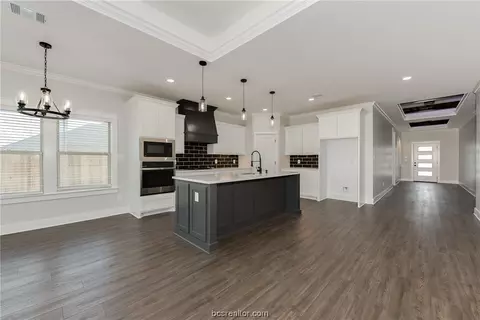 2908 Spector Dr, Bryan, TX 77808 photo 5