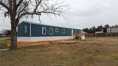 515 E Railroad St, Franklin, TX 77856