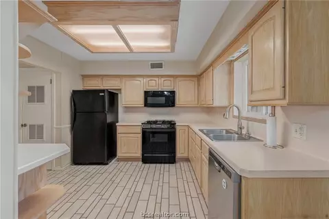 905 Stanfield Cir, Bryan, TX 77802 photo 9
