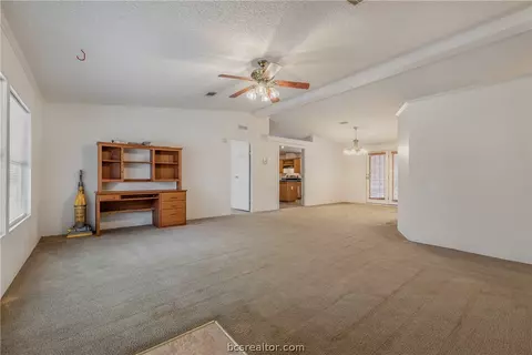 11320 Trailwood Dr, Bryan, TX 77808 photo 6