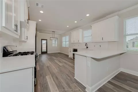 800 Mineral Wells Ln, College Station, TX 77845