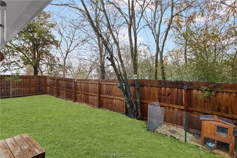 204 Apple St, Bryan, TX 77803 photo 16