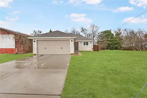 204 Apple St, Bryan, TX 77803 photo 1