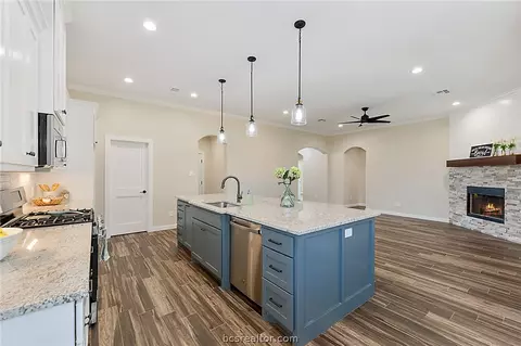 2910 Spector, Bryan, TX 77808 photo 8
