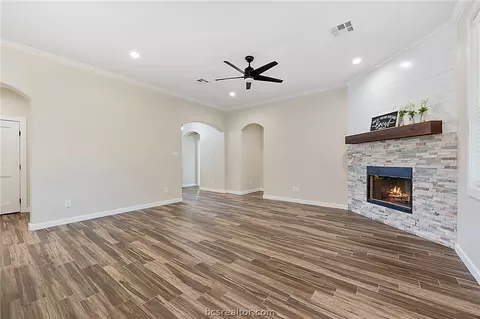2910 Spector, Bryan, TX 77808 photo 4