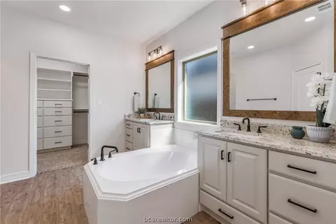 3007 Teller Dr, Bryan, TX 77808 photo 2