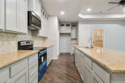 1805 Bluebonnet, Bryan, TX 77803 photo 8