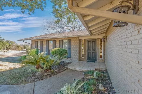 833 S Rosemary Dr, Bryan, TX 77802