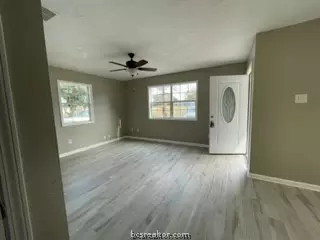 902 Dansby St, Bryan, TX 77803 photo 4
