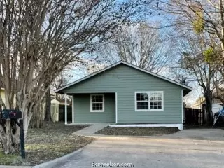 902 Dansby St, Bryan, TX 77803 photo 1