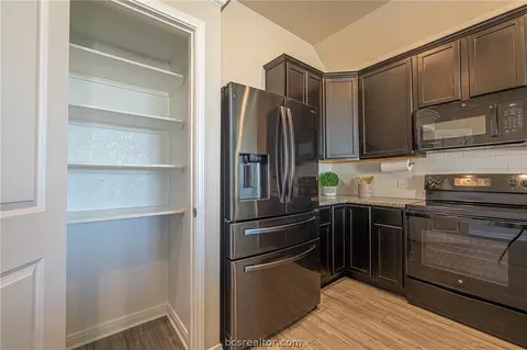 1963 Chief St, Bryan, TX 77807 photo 10