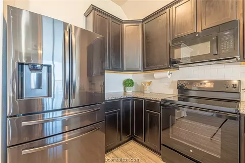 1963 Chief St, Bryan, TX 77807 photo 9