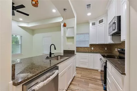 1807 Bluebonnet, Bryan, TX 77803 photo 6