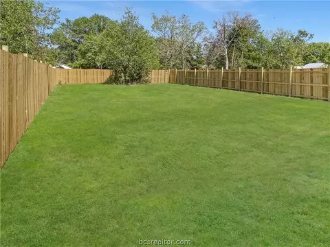 1807 Bluebonnet, Bryan, TX 77803 photo 17