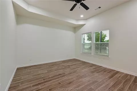 1807 Bluebonnet, Bryan, TX 77803 photo 4