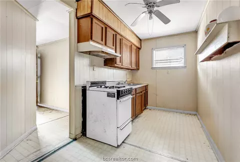 607 Ash St, Bryan, TX 77803 photo 14