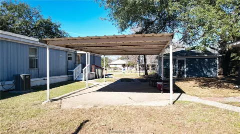 607 Ash St, Bryan, TX 77803 photo 4
