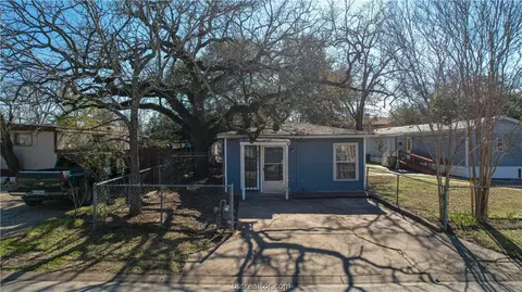 607 Ash St, Bryan, TX 77803 photo 9