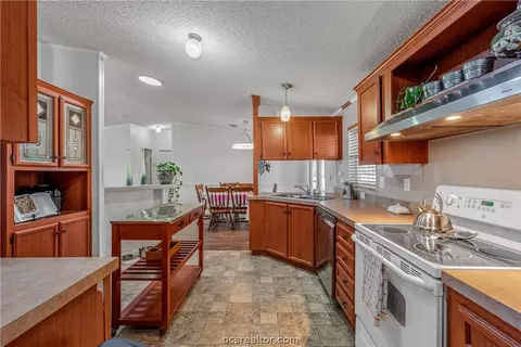 6013 Standing Rock Rd, Bryan, TX 77808 photo 3