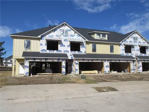 2118 Jax Dr, College Station, TX 77845