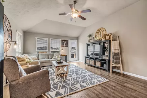 2132 Dumfries Dr, Bryan, TX 77807 photo 5