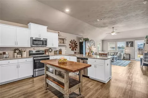 2132 Dumfries Dr, Bryan, TX 77807 photo 8