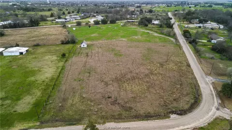 6600 Hollow Heights Dr, Bryan, TX 77808