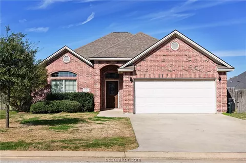 3202 Toni Ct, College Station, TX 77845