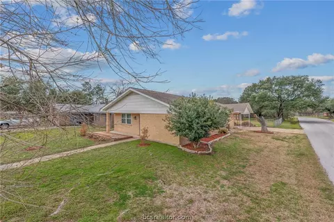310 June St, Bryan, TX 77802 photo 2