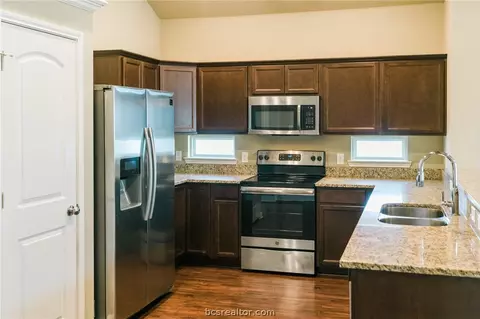 2028 Markley Dr, Bryan, TX 77807 photo 7