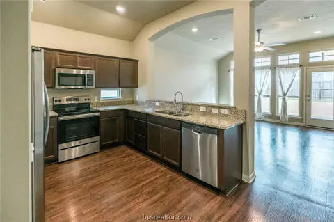 2028 Markley Dr, Bryan, TX 77807 photo 1