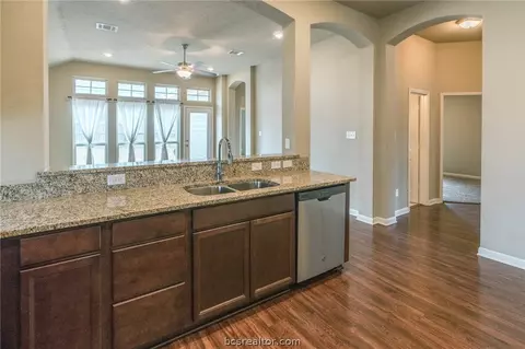 2028 Markley Dr, Bryan, TX 77807 photo 8