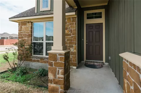 2028 Markley Dr, Bryan, TX 77807 photo 3