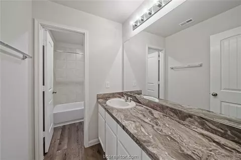 982 Harper Ln, Bryan, TX 77803 photo 13