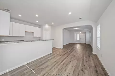 982 Harper Ln, Bryan, TX 77803 photo 8
