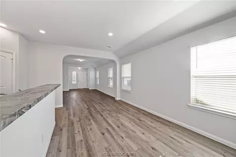 982 Harper Ln, Bryan, TX 77803 photo 9