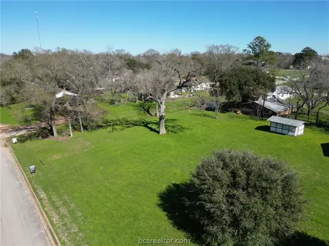 00 13th St, Hempstead, TX 77445