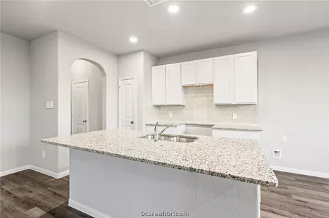 979 Harper Ln, Bryan, TX 77803 photo 10