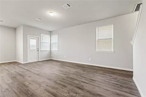 979 Harper Ln, Bryan, TX 77803 photo 8