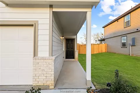 979 Harper Ln, Bryan, TX 77803 photo 3