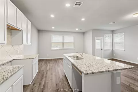 979 Harper Ln, Bryan, TX 77803 photo 12