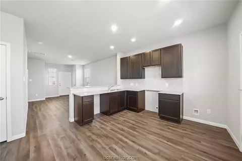 983 Harper Ln, Bryan, TX 77803 photo 8