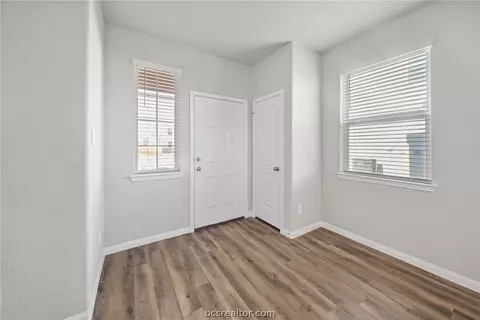 983 Harper Ln, Bryan, TX 77803 photo 4