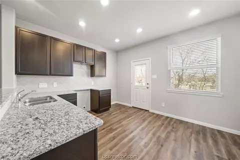 983 Harper Ln, Bryan, TX 77803 photo 7