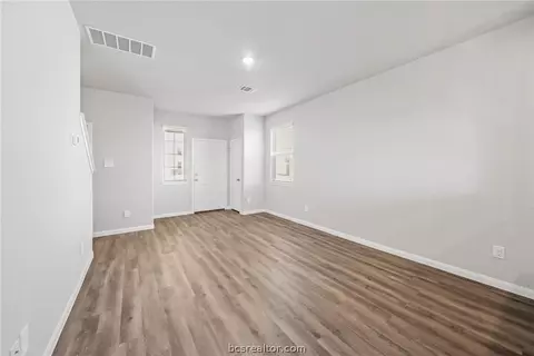 983 Harper Ln, Bryan, TX 77803 photo 6