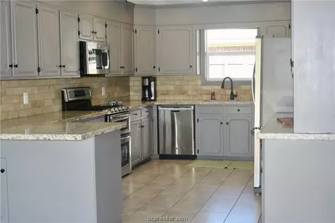 3608 Brockhampton Dr, Bryan, TX 77802 photo 5