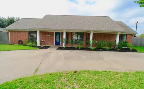 3608 Brockhampton Dr, Bryan, TX 77802 photo 2