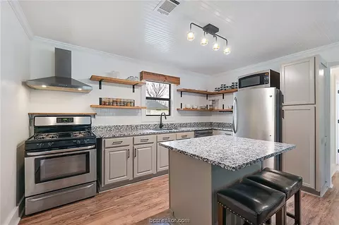 2001 Orman St, Bryan, TX 77801 photo 2