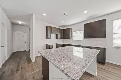 980 Harper Ln, Bryan, TX 77803 photo 7